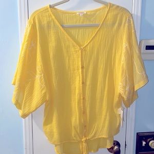 NWT yellow button-down V-neck top with white embroidery flowers on the sleeves